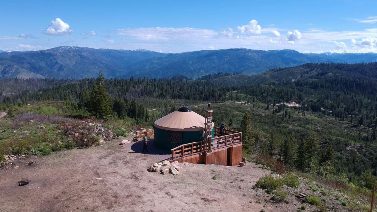 Banner Ridge Yurt - Hut Tripper